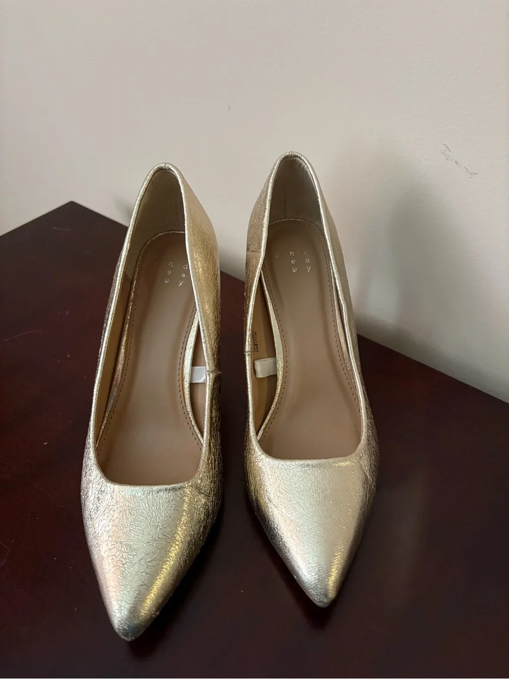 A New Day Gold Pointed-Toe Leather High Heel Pump Sz 6.5